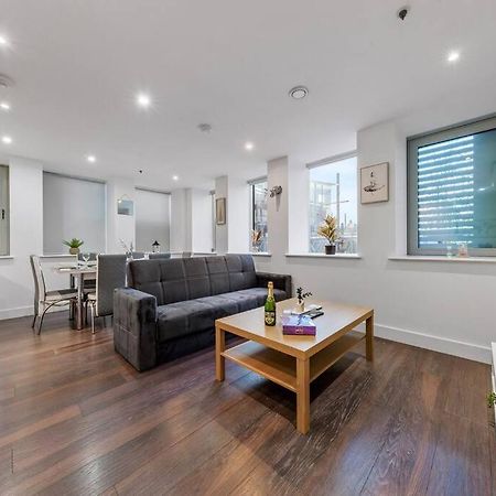 Sleep 7 20 Mins From London Waterloo Bp8 Apartment Bagian luar foto
