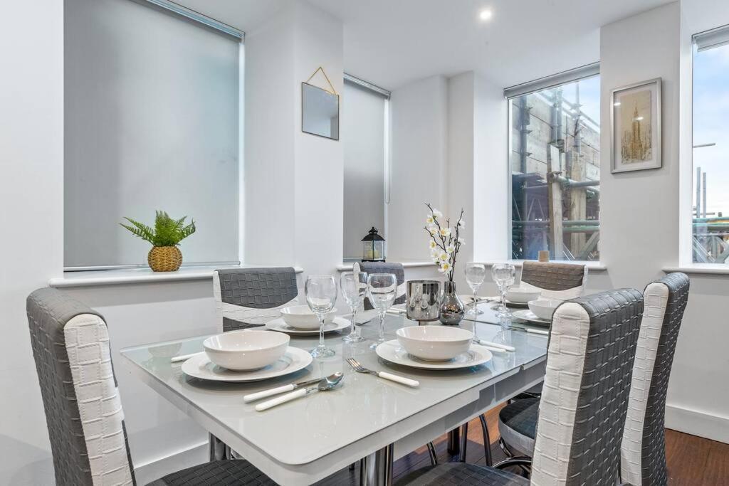 Sleep 7 20 Mins From London Waterloo Bp8 Apartment Bagian luar foto